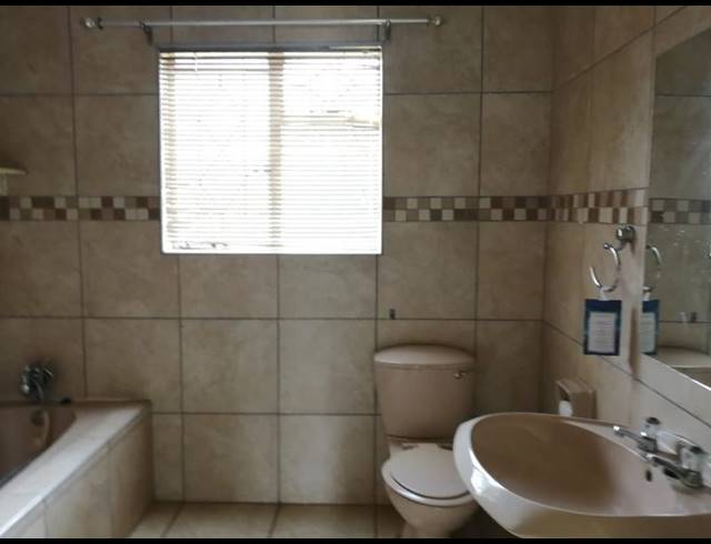 3 BEDROOM HOUSE FOR SALE IN STRUISBULT